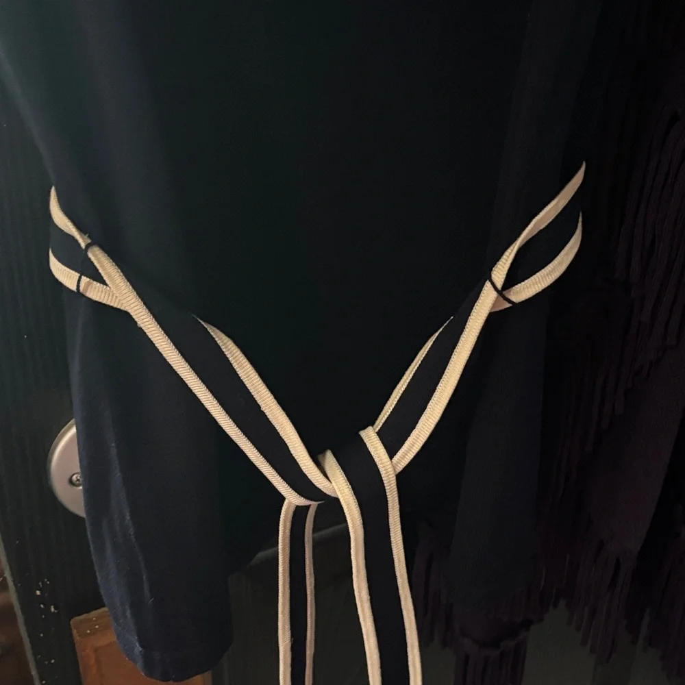 Ann Taylor Navy and Cream tank - Picture 4 of 4